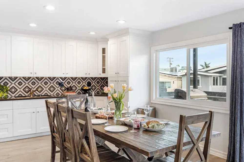 Shelly by Avantstay Steps to the Beach Deck w Ocean Views 5bdr