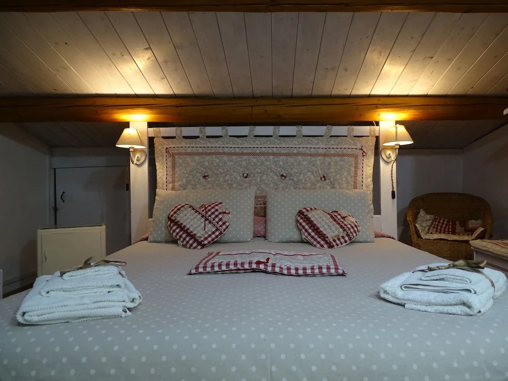 Standard Double Attic room (full double bed)