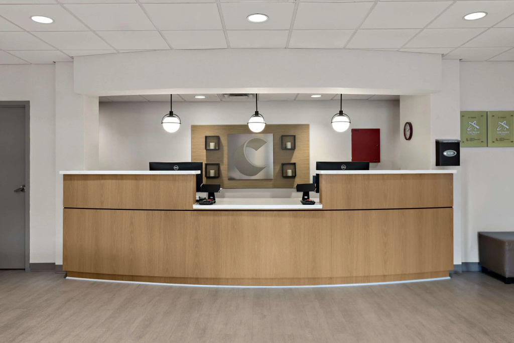 Lobby & Reception