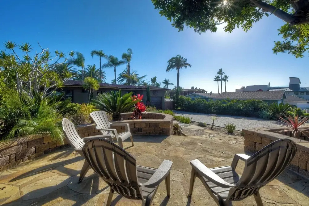 5285 Shore Drive