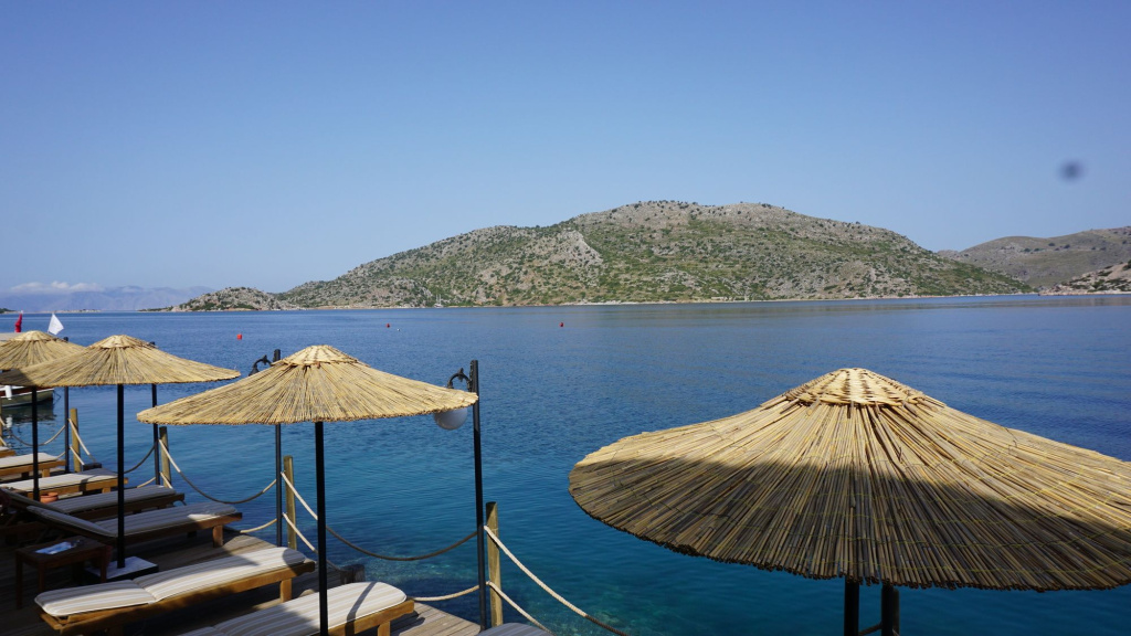 Beach & Waterfront