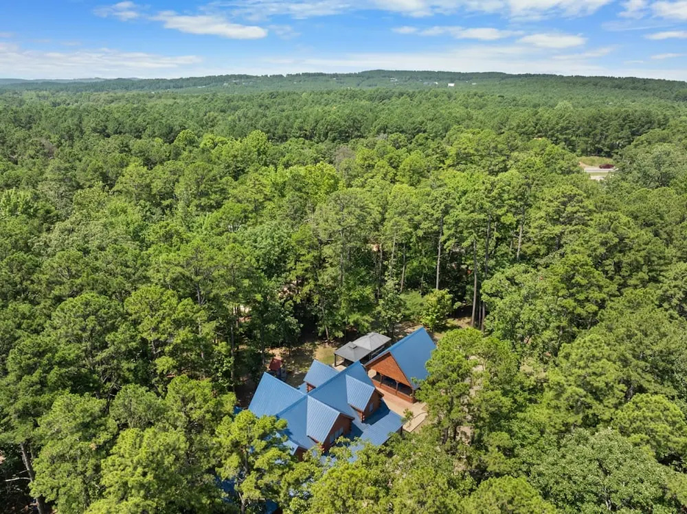 Blue Bass Lodge Pine Getaway With Hot Tub Fire
