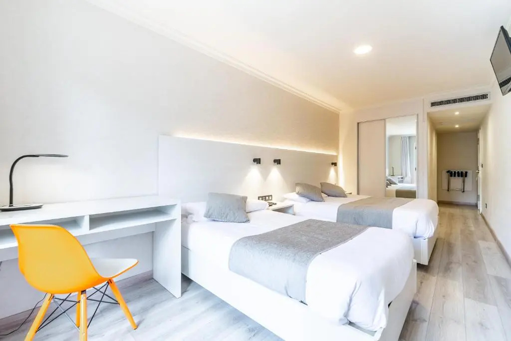 Superior Triple room with view