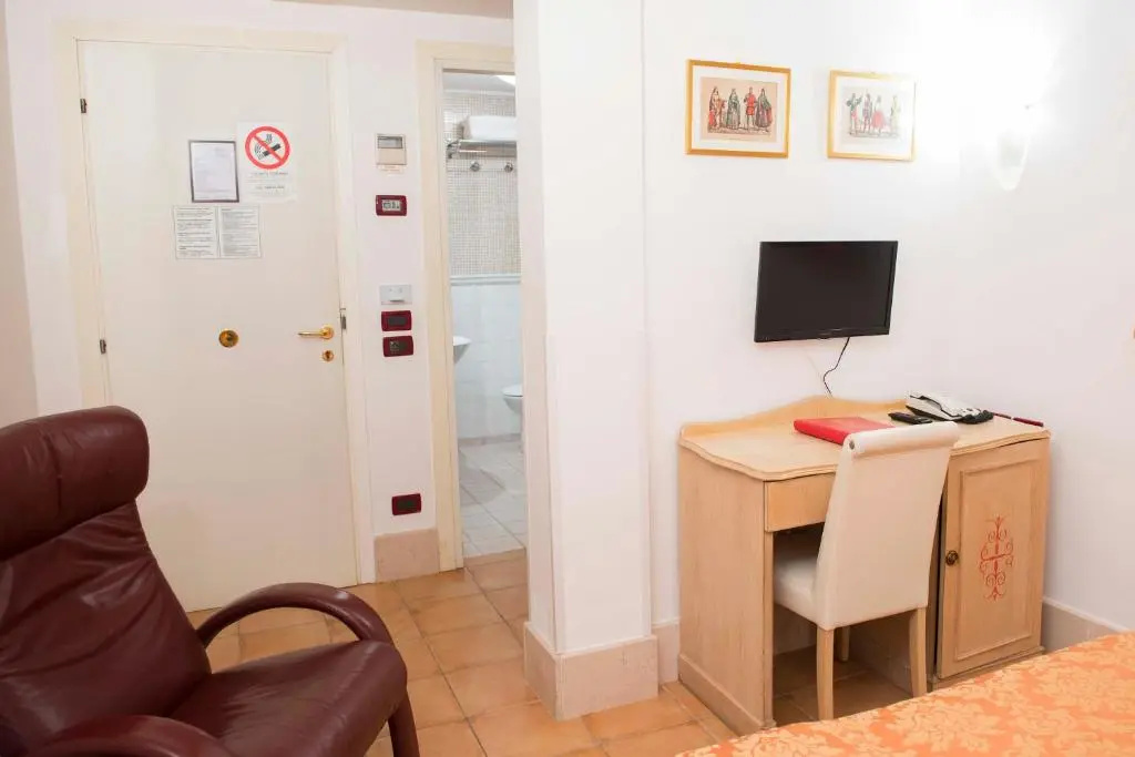 Economy Double room (full double bed)
