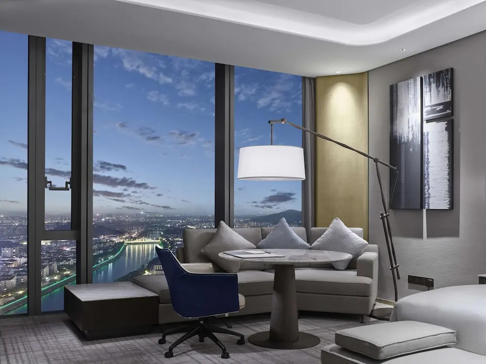 Deluxe room with mountain view