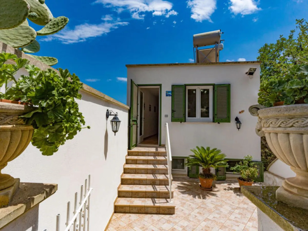 Sun & Sea terrace 28978