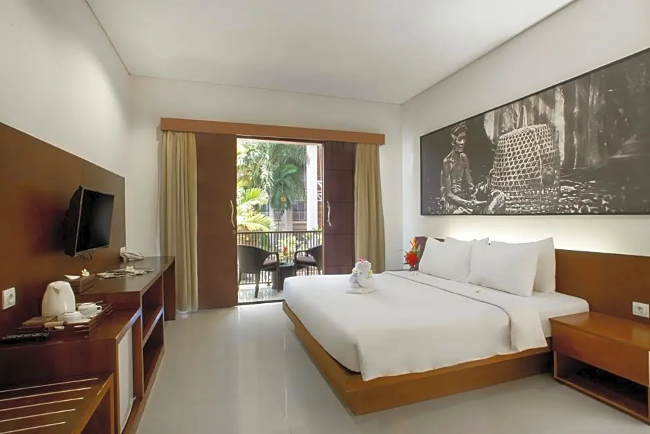 Deluxe Double room with pool view (full double bed)