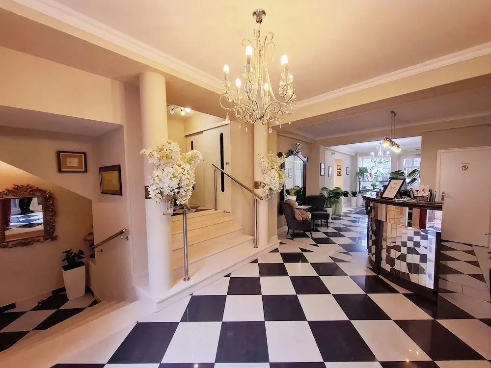 Hotel photo 2