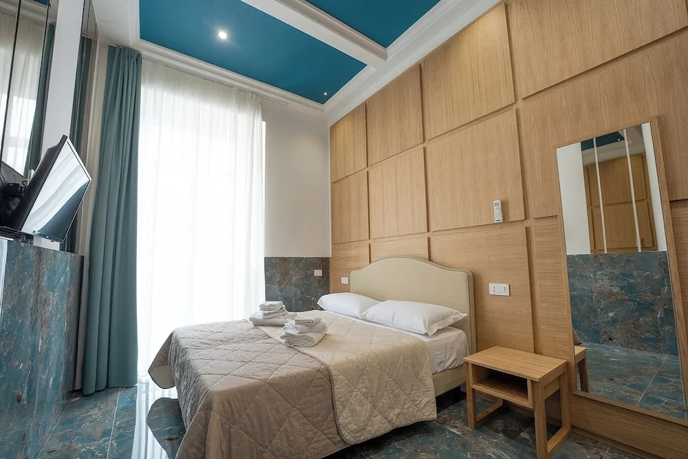 Suite with city view