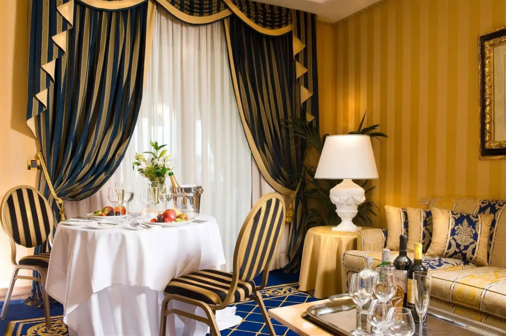 Royal Olympic Hotel - Général
