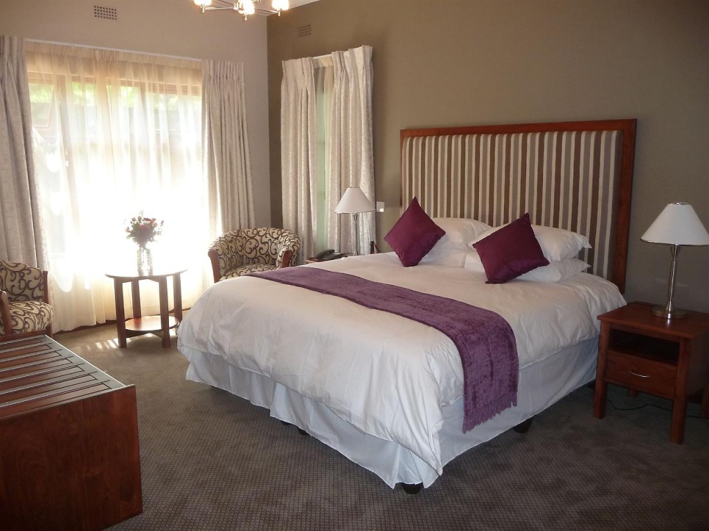 Bronte Hotel — 3