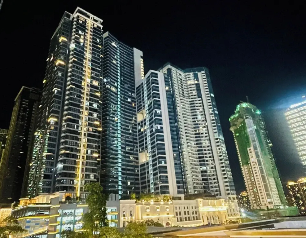 Uptown Parksuites 2