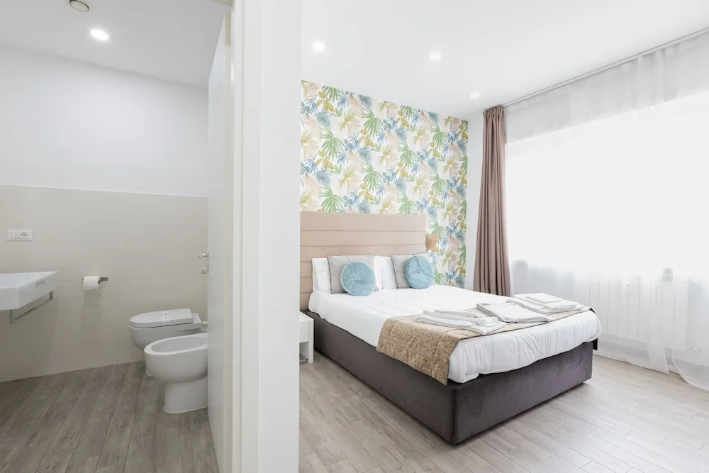 Classic Double room (full double bed)
