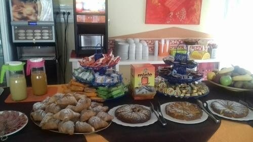 Food & Beverage