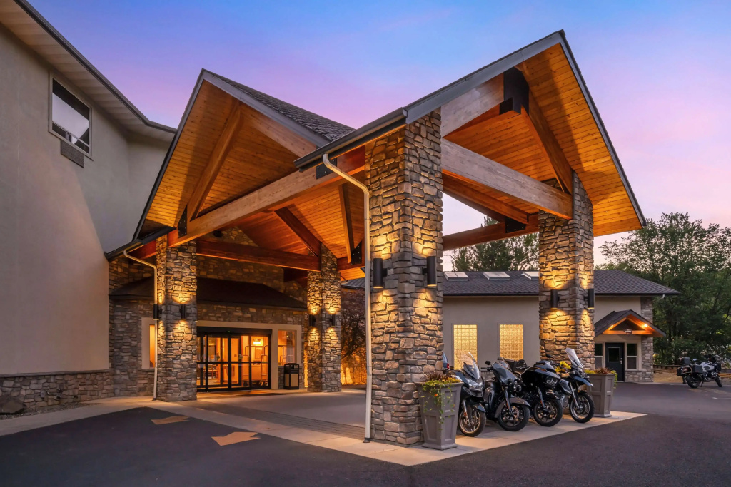Best Western Lodge At River's Edge