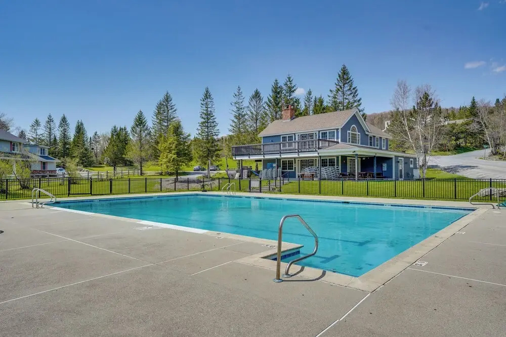 Ski-in/ski-out Peru Condo w/ Fire Pit & Grill! - фото 18