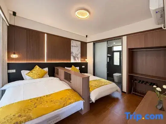 2 Bedrooms Villa