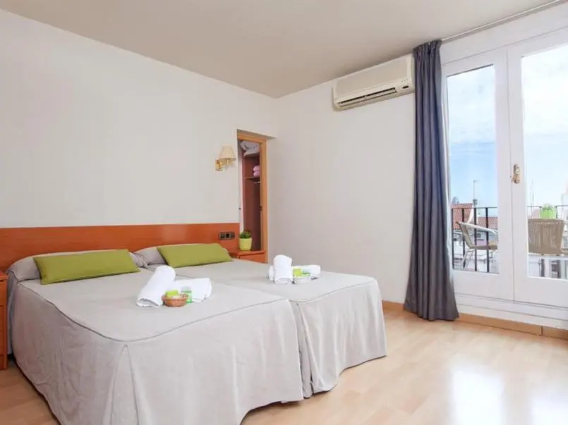 Standard Double room with balcony (twin beds)