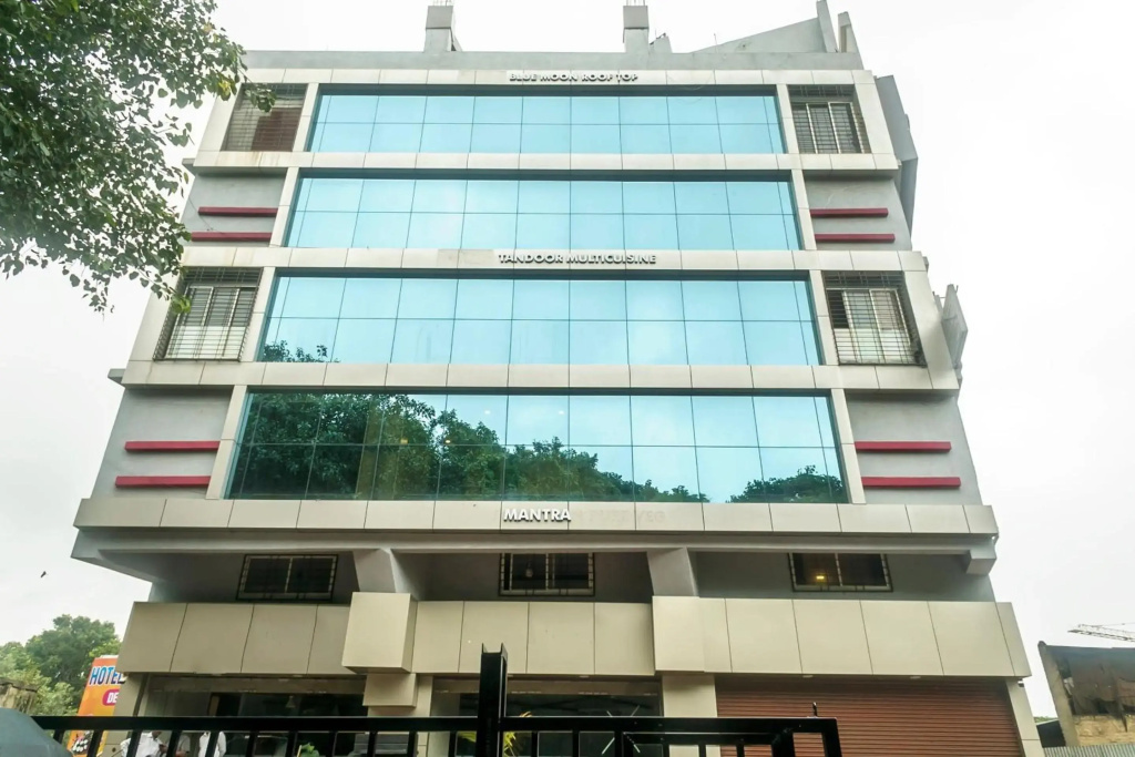 OYO 18340 Grand Pune