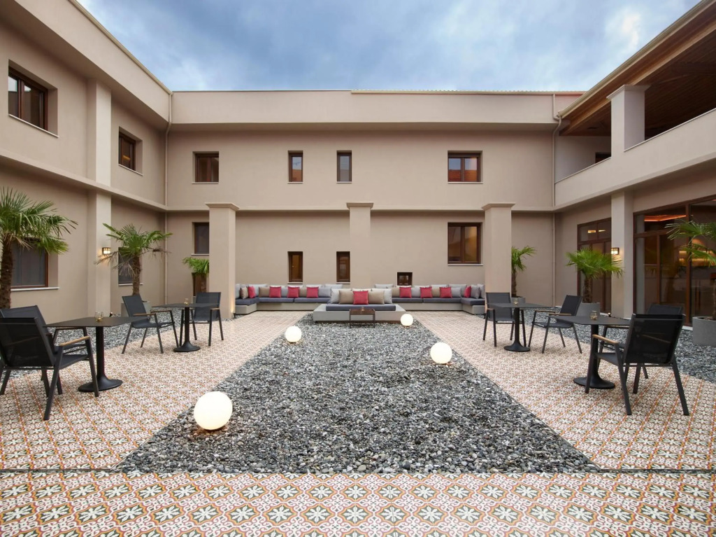 The Lake Hotel - фото 40