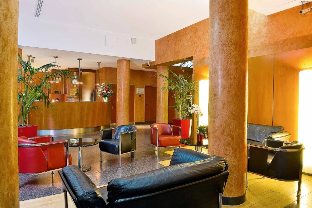 Opera Cadet Hotel — фото