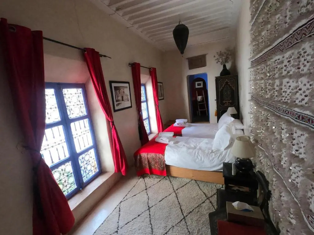 Standard Double room with pool view (twin beds)