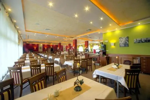Food & Beverage