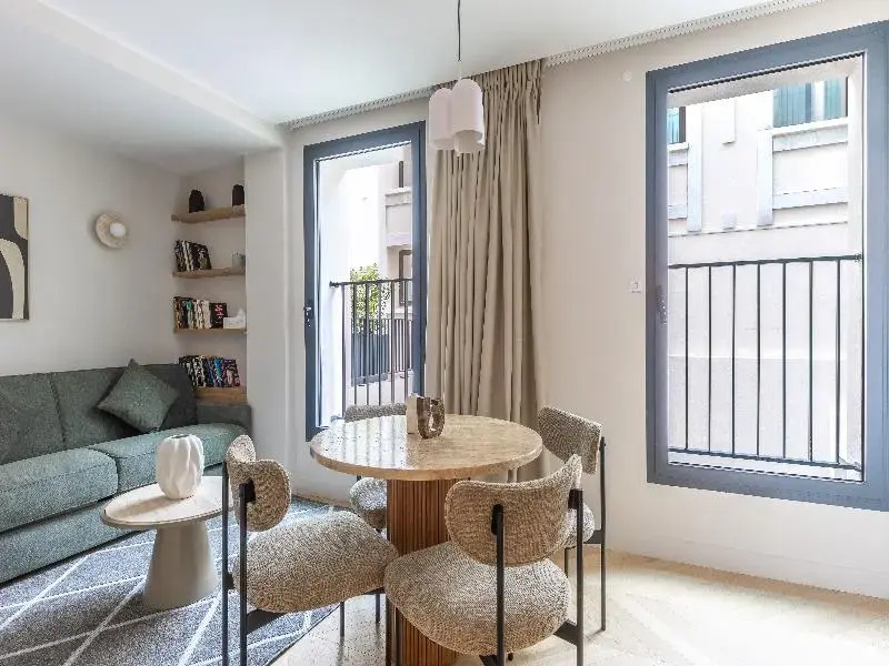 1 Bedroom Apartment