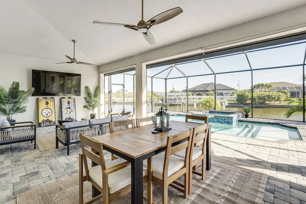 Luxury Waterfront Escape w/ Pool in Port Charlotte