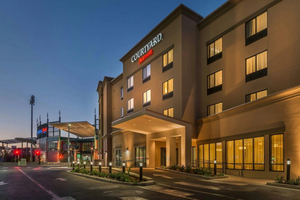 Courtyard Reno Downtown/Riverfront