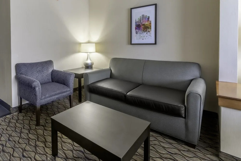 Holiday Inn Hotel & Suites-Milwaukee Airport by IHG - Chambres