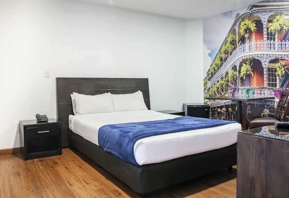 山景四人房，配有雙人床