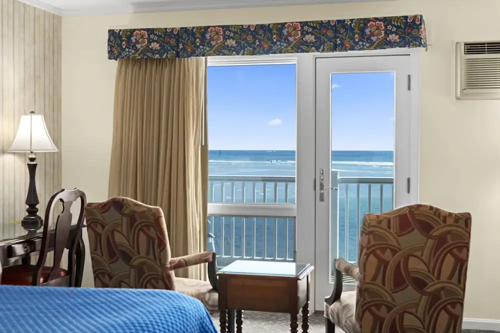 Standard Double room oceanfront (full double bed)
