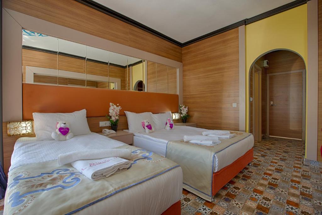 Трёхместный номер Standard в Club Hotel Anjeliq