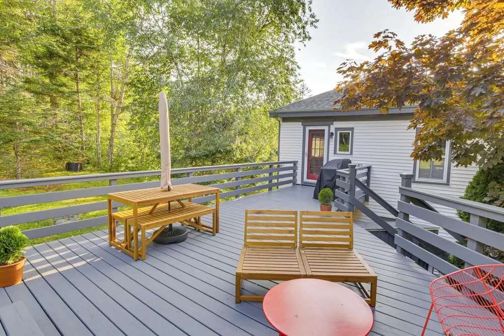 3 Mi to Boothbay Harbor: Coastal Colorful Home!
