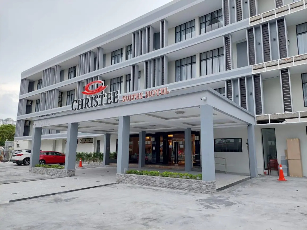 Christee Suites Hotel — фото 1