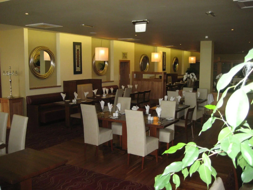 Raheen Woods Hotel - Général
