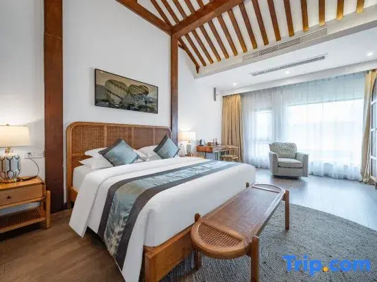 Standard room with river view