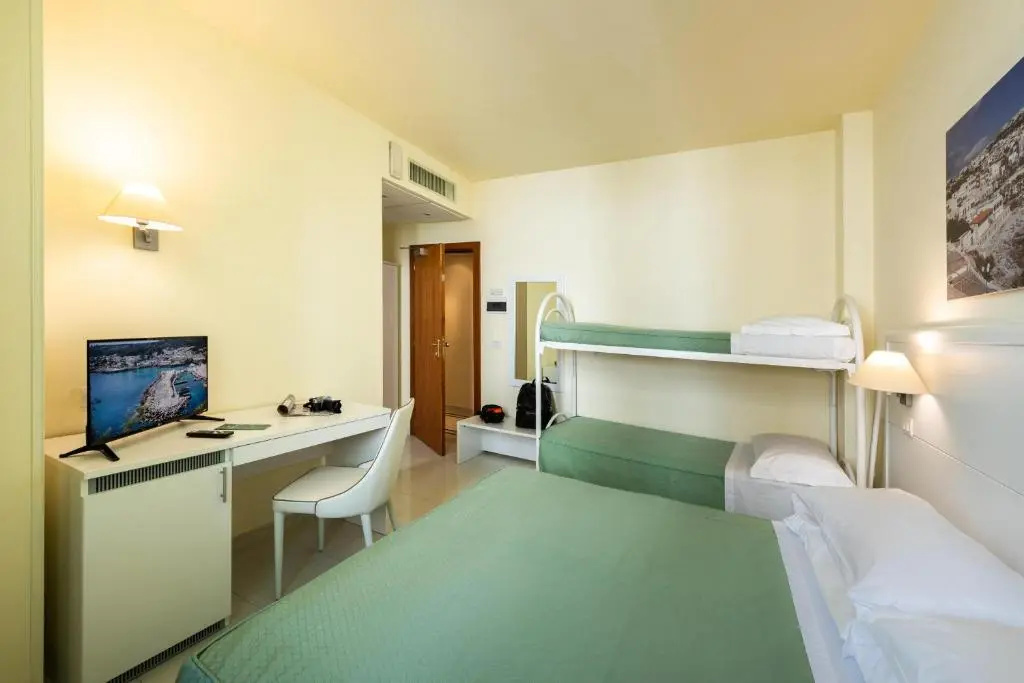 Classic Quadruple room