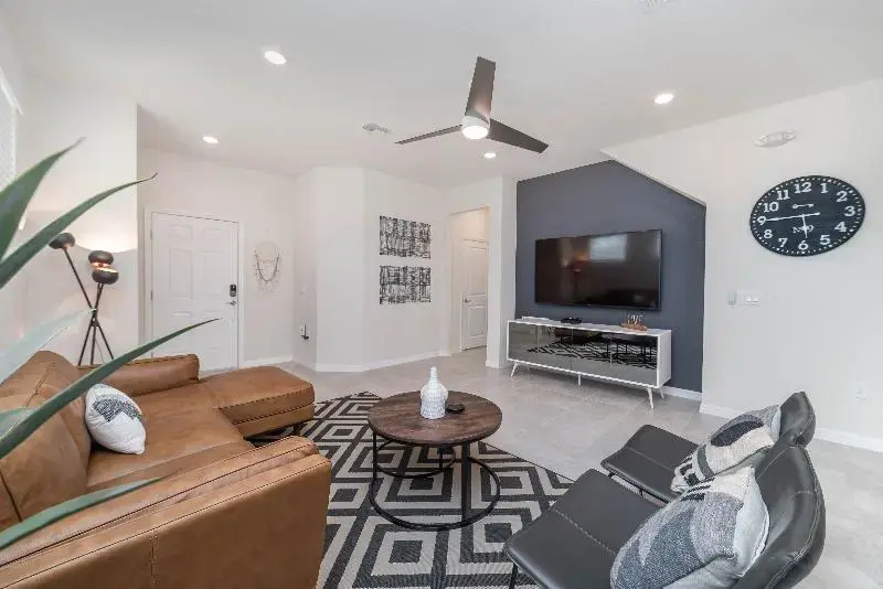 5 Bedrooms Standard room
