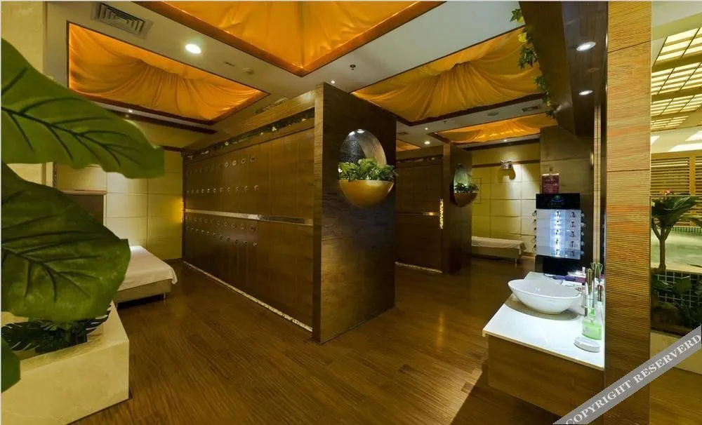 Lobby & Reception