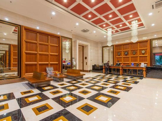 New Year Hotel