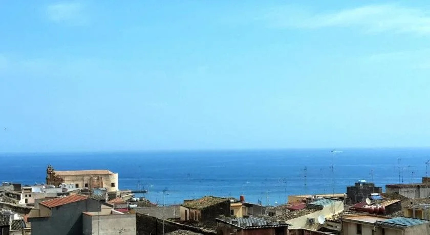 Beach & Waterfront