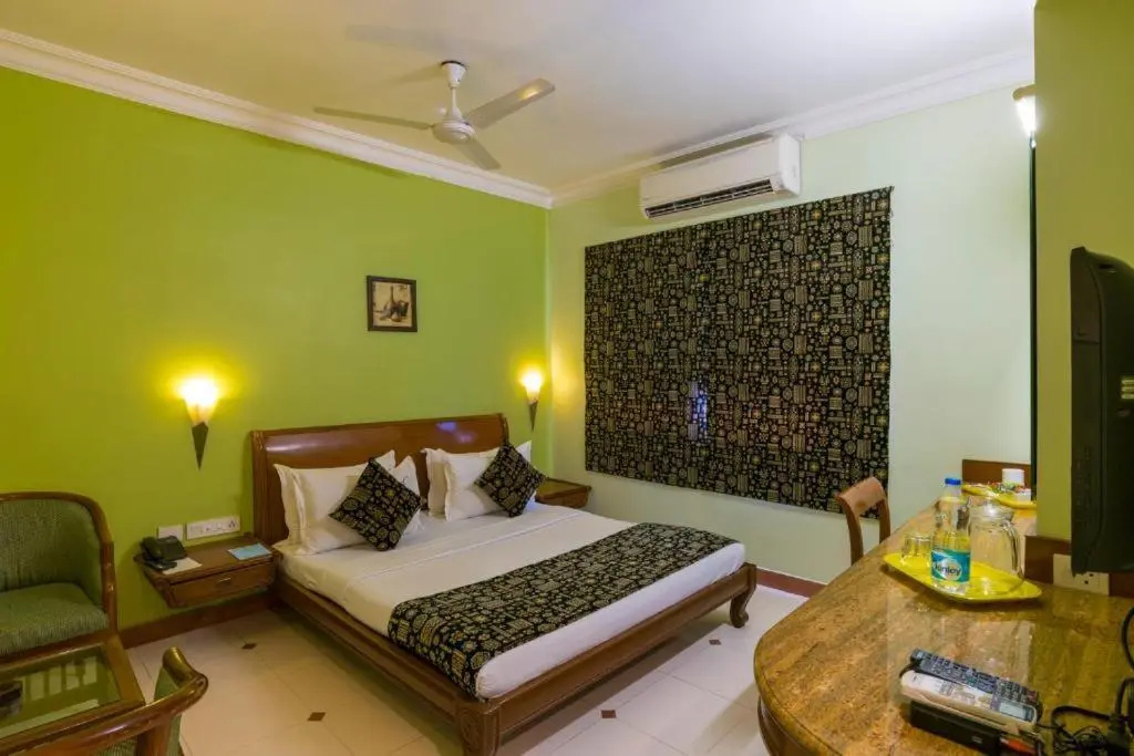 Deluxe Double room (full double bed)