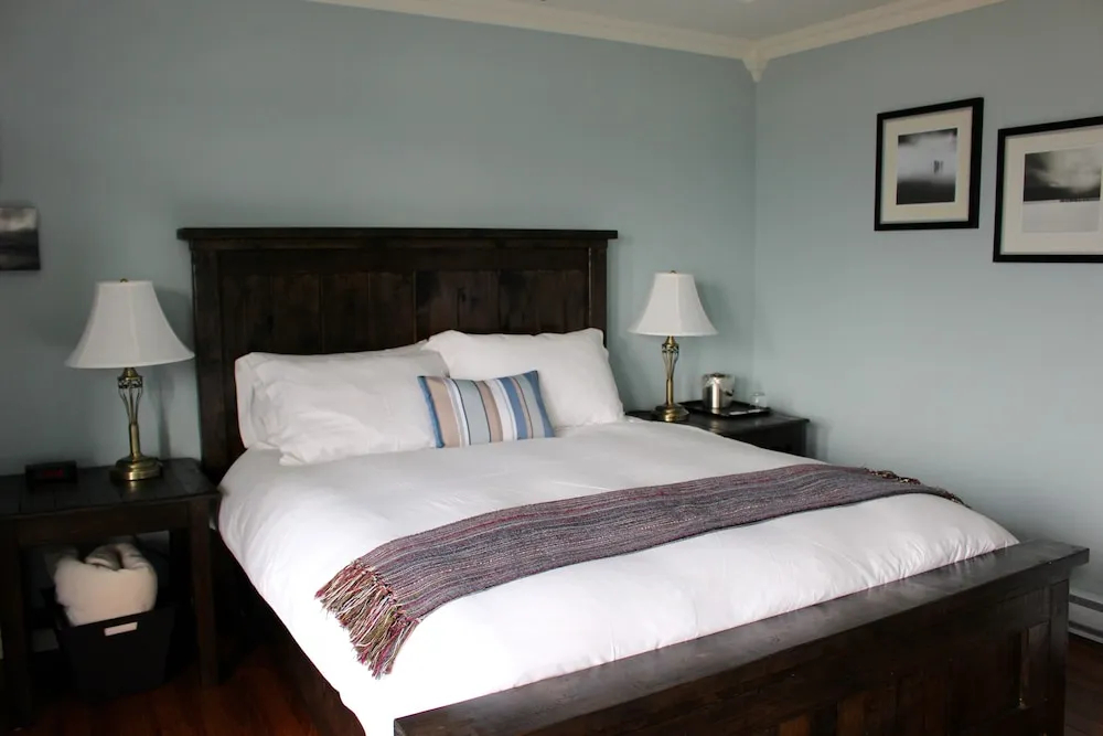 尊爵雙人房，海景，配有大床