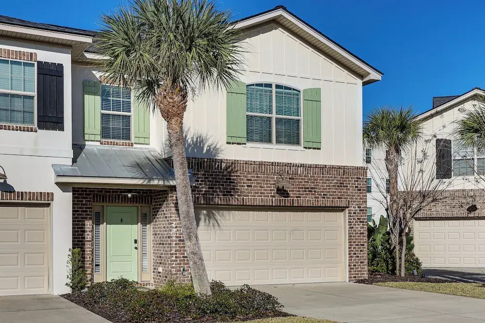 3 Mi to Pier Village: Dog-friendly St Simons Home!