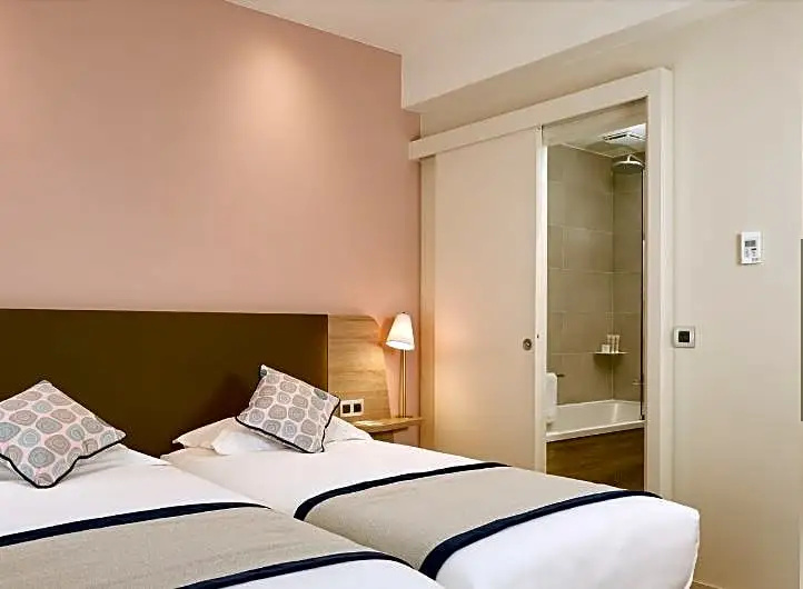Hotel de Sevigne 145