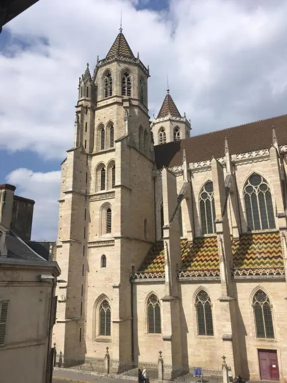 Voir la photo 1 — Appartements atypiques centre historique