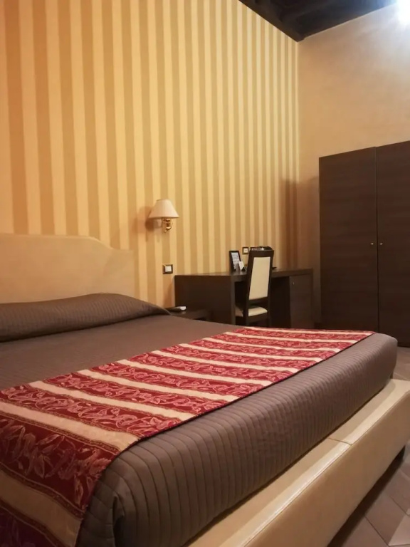 Executive Double room (full double bed)