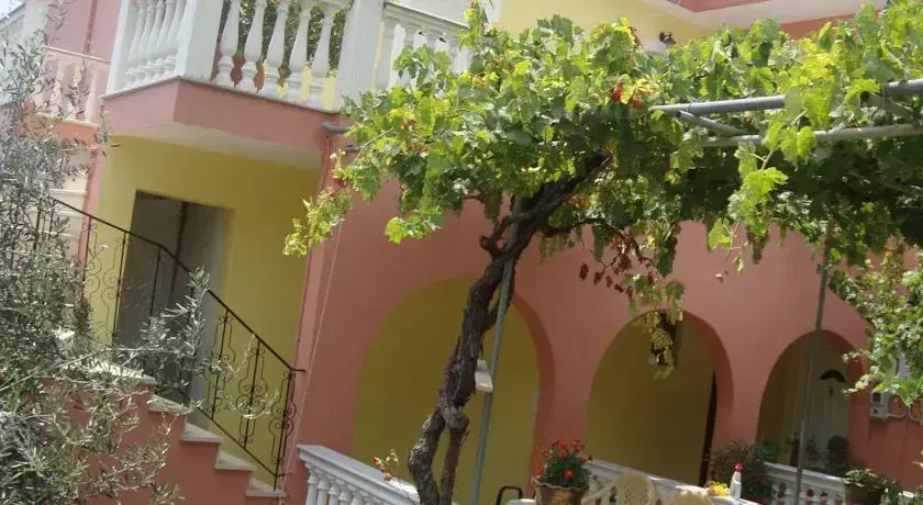 Nikolaou Thomas House